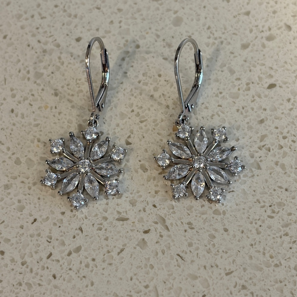 925 Sterling Silver Snowflake Earrings for Women Dangle Earrings Cubic Zirconia